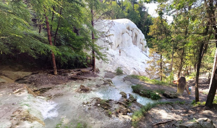 the springs at san filippo are gorgeous you can see that from the pictures of course the calciferous formations waterfalls and small pools of hot