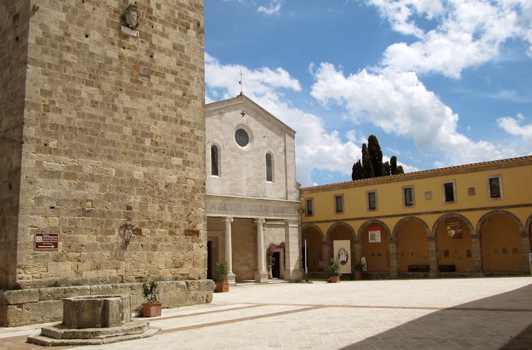 Visit Chiusi In South Tuscany Review Guide To Chiusi Near Val D